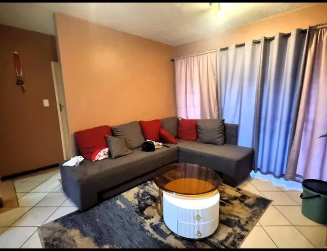 2 BEDROOM PROPERTY TO RENT IN MOOIKLOOF RIDGE ESTATE